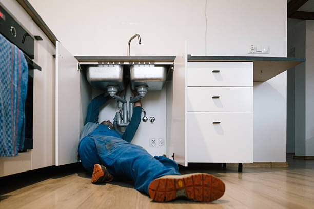 Professional Plumbing technician working in Caseyville, IL